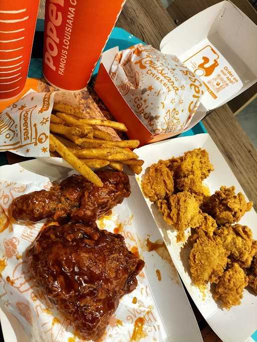 Popeyes Hankam Pondok Gede 6