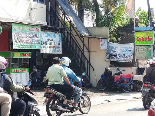 Warung Pempek Cek Ria, Hankam 4