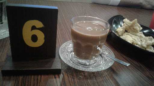 D'Real Cafe & Resto 3