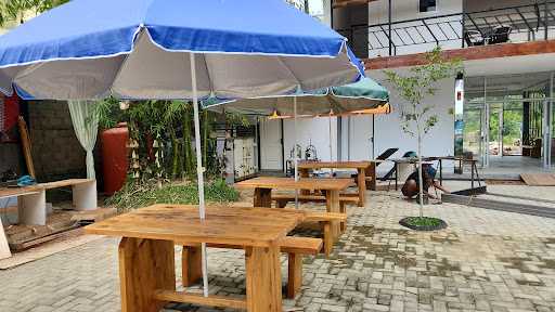 Batas Kota, Dimsum, Resto & Cafe 8