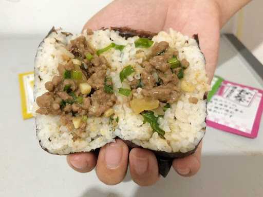 Akimichi Sushi & Onigiri 8