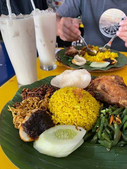 Nasi Kuning & Uduk Lilis Gajahmada 18 7