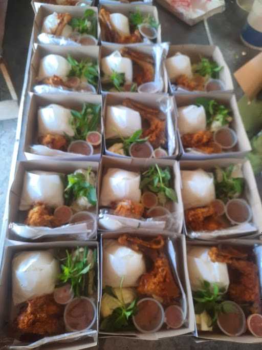 Warung Makan Ayam Lengkuas Mantab 8