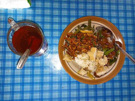 Warung Makan Yu Djum 10