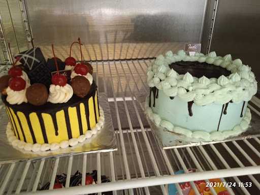 Indi Cake & Bakery 6