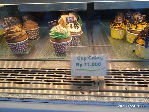 Indi Cake & Bakery 10