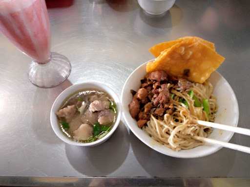 Karunia Siomay Mie Ayam & Bakso 4