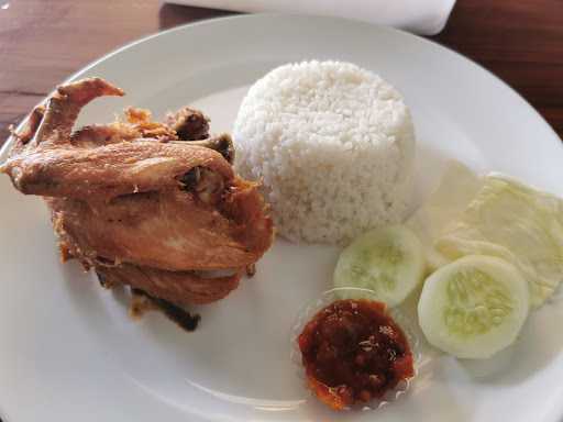 Ayam Goreng Mbok Berek Prambanan 9