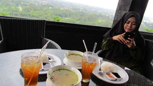 Boko Sunset Resto 1