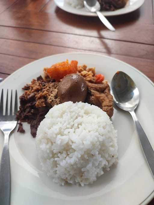 Gudeg Tengah Sawah 1