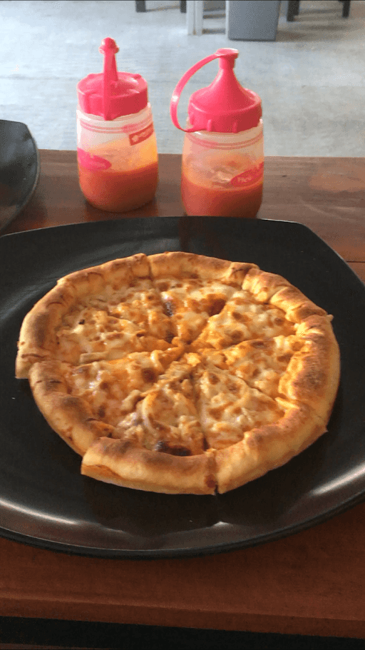 Larizz Pizza 8