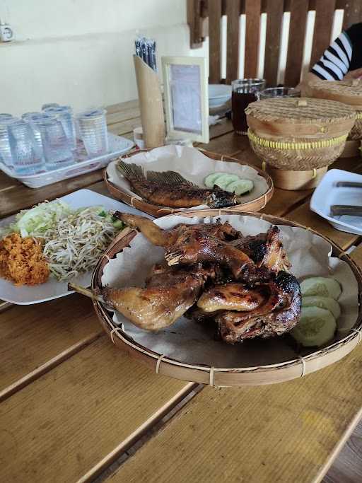 Waroeng Joglo Ayam Bakar Solo Baru 4