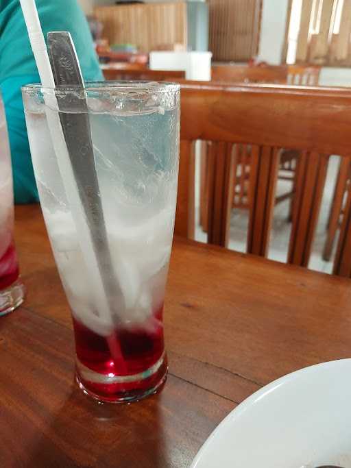 Numani Kopi & Warung Sari Lezat 8