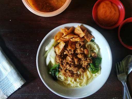 Warung Mie, Pecalukan 8