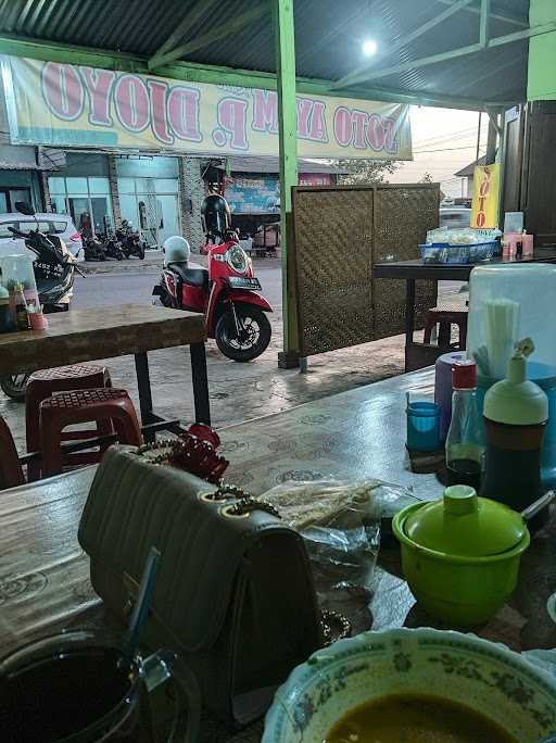 Soto Ayam Pak Djoyo 10