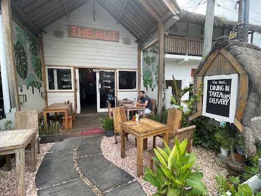 The Hut Restaurant Kuta 5