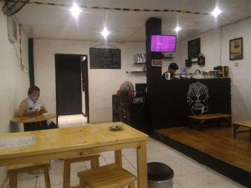 Tempat Ngopi Est. 9