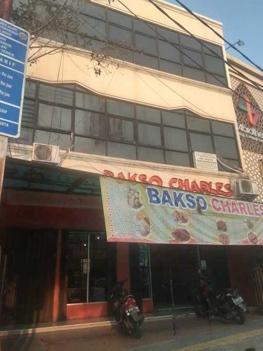 Bakso Charles 10