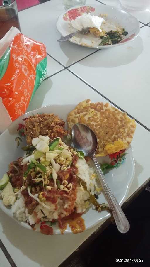 Sego Pecel Ponorogo Ibu Suryati 9