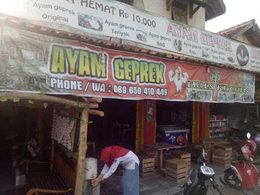 Ayam Geprek&Cafee Koplak Pedasnya 10