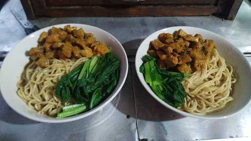 Bakso & Mie Ayam 3 Sekawan 8