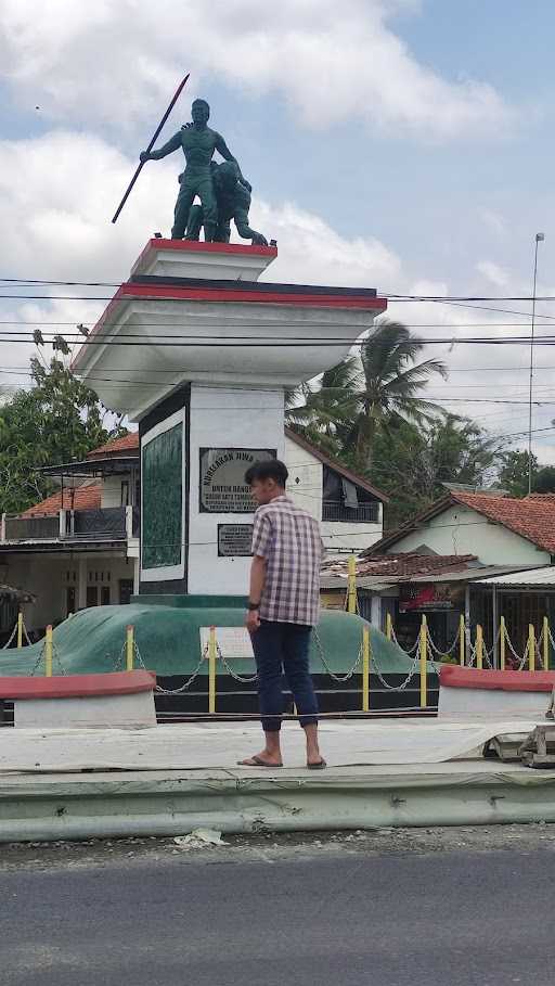 Mie Newmind Tugu Kemit 4