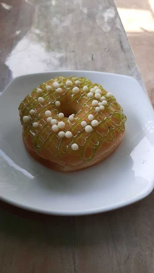 Donat Madu Cihanjuang Cab. Purwadadi 1