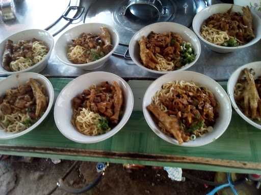 Mie Ayam Pangsit Aa Mas Paryono 3