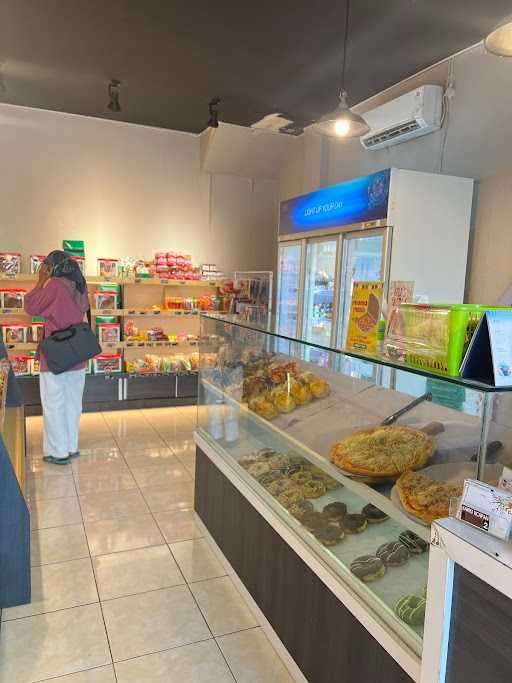 Santana Bakery Hayam Wuruk 10