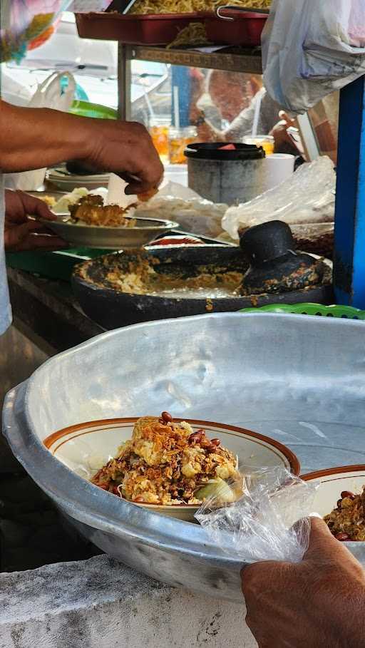 Mie Kopyok & Lontong Campur Mbak Gendut 1