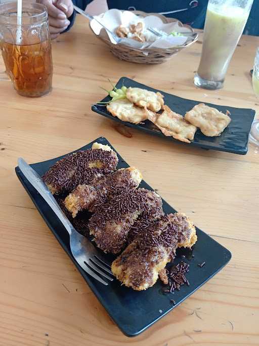 Pelangi Resto & Cafe Purwodadi 7