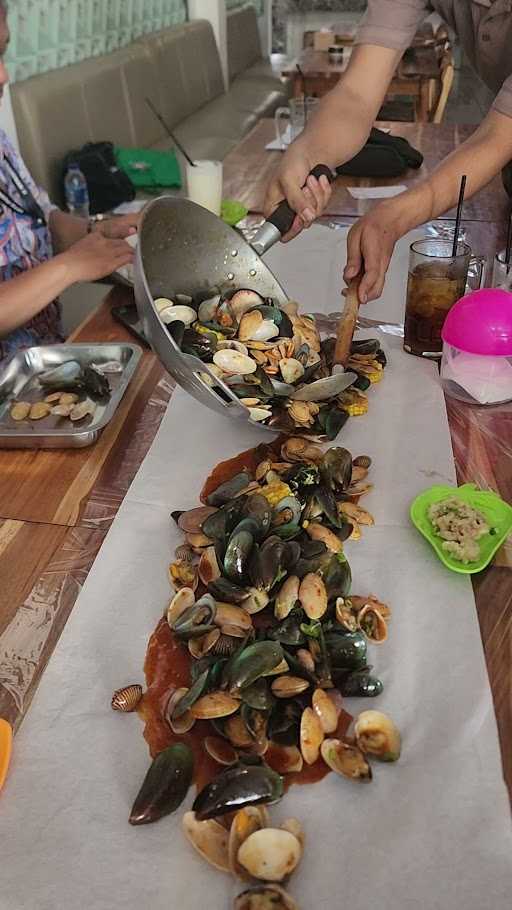 Spesial Kerang Dan Seafood 33 7