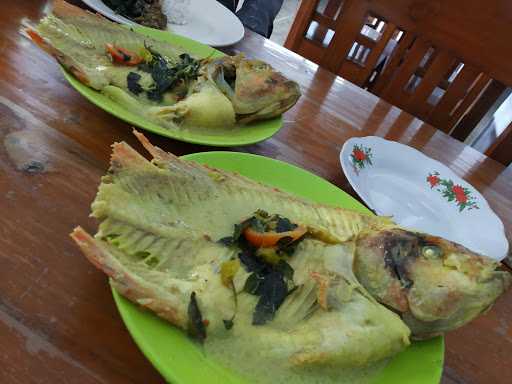 Warung Makan Cahaya Minang 7