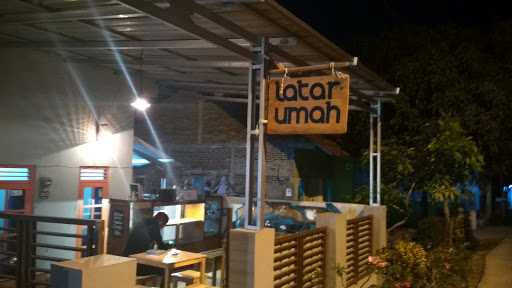 Latar Umah Coffee 9