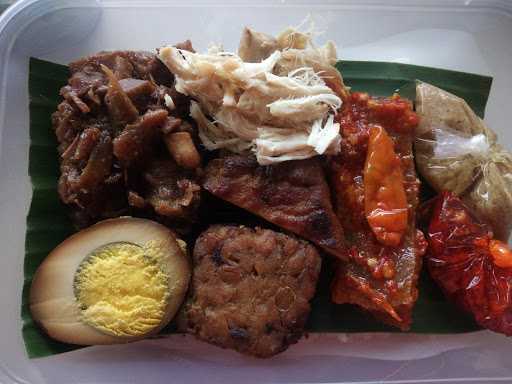 Gudeg & Gado2 Yu Lemu 3