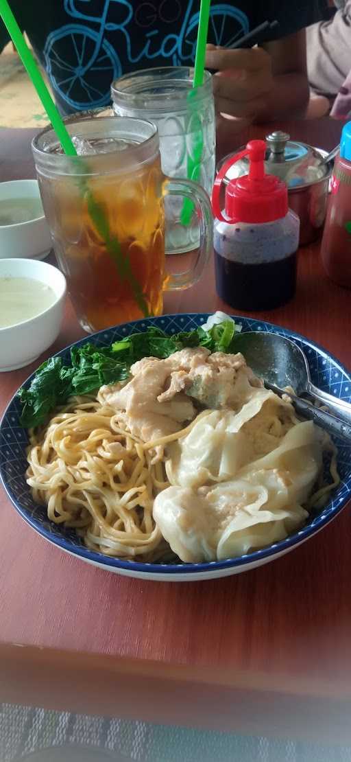 Mie Ayam Dimsum Wira 4