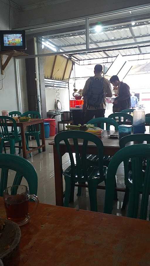 Rumah Makan Padang Anda 10