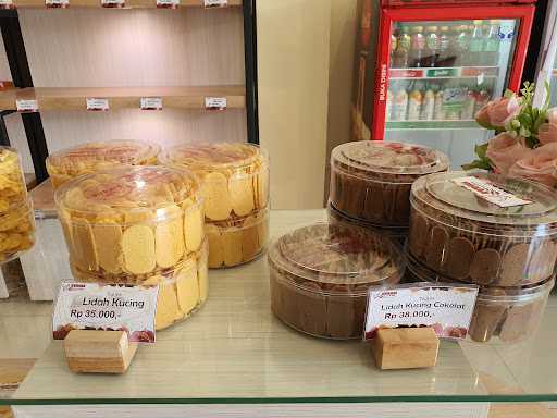 Kurnia Bakery & Cake Purwokerto 10