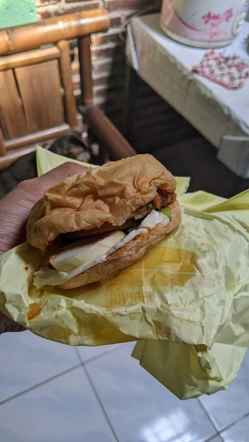 Lin'S Burger & Martbak 1