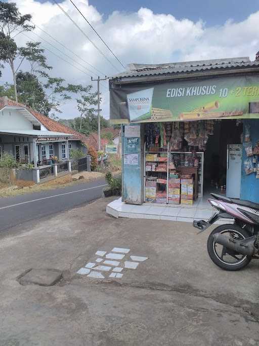 Warung Barli Scooterist 3