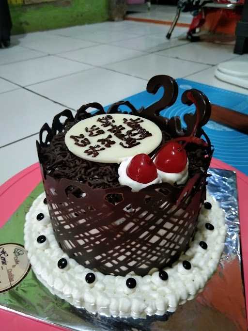 Henie Siska Cake N Cookies 6