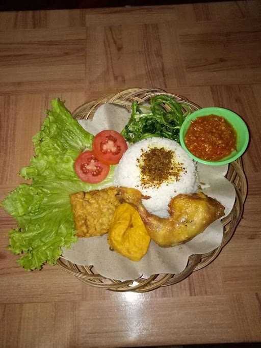 Ayam Mewek 1