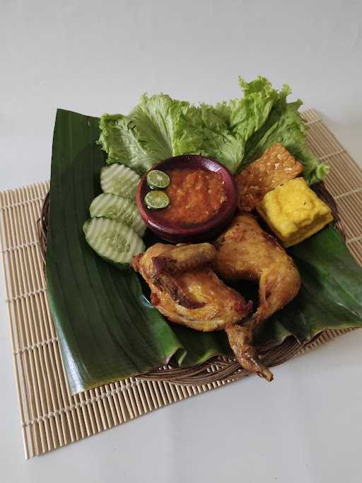 Ayam Penyet Sugiarti 1