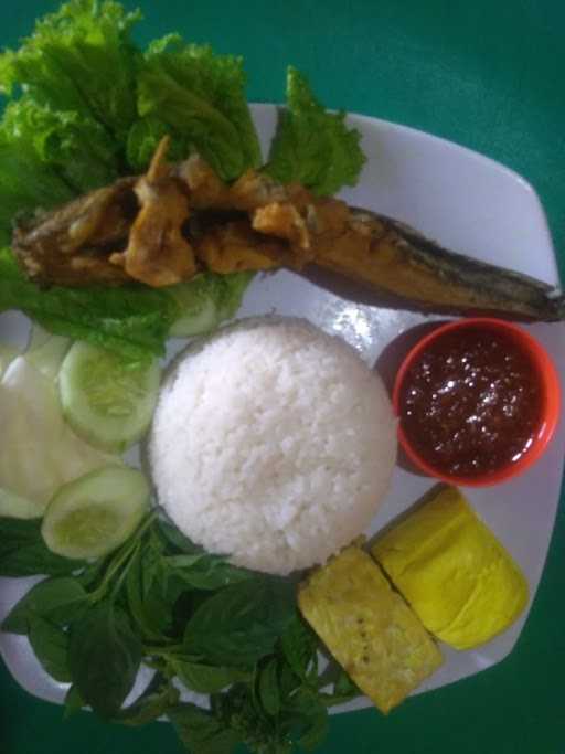 Pecel Lele Almirah 6