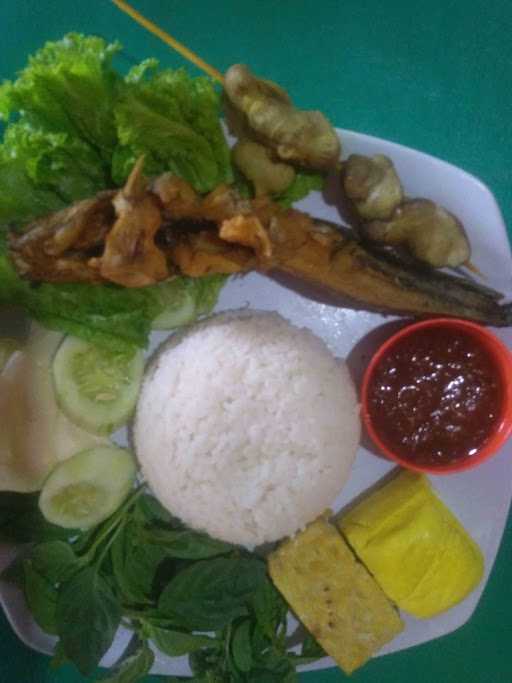 Pecel Lele Almirah 10