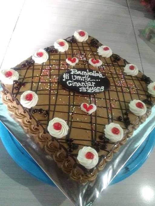 Ugie Cake N Food 4