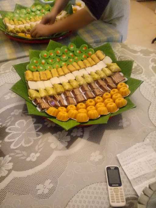 Kue Jajanan Pasar Ibu May 1