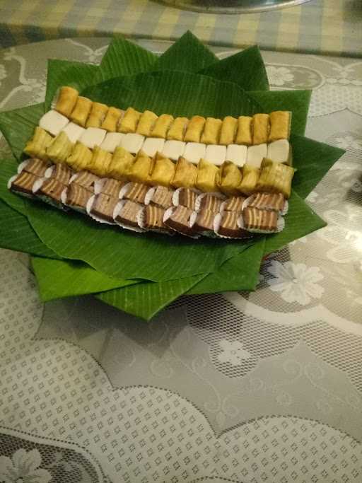 Kue Jajanan Pasar Ibu May 2