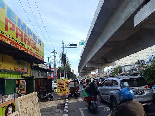 Pempek Prabu Pettarani 10