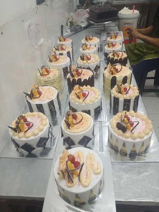 Global Bakery Rawa Lumbu 5